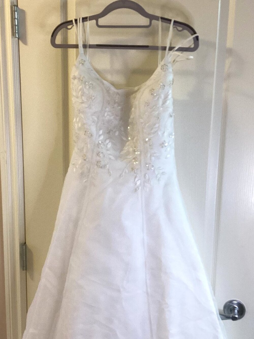 Maria Hong White Fitted Classic Sleeveless Wedding Dress Gown Size 6 Small Trail